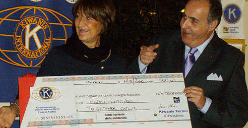 11 dicembre 2010 dal Club Kiwanis di Fermo assegno